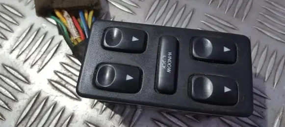 Hyundai Lantra I Electric window control switch 9357028050 93570-28050