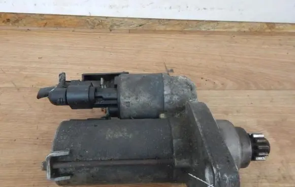 Volkswagen Touran II Starter motor 0AM911023T