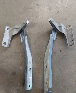 Nissan Note (E11) Engine bonnet/hood hinges
