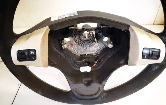 Steering wheel buttons/switches
