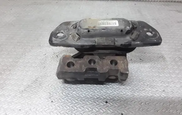Dodge Journey Engine mount bracket 05085490AC