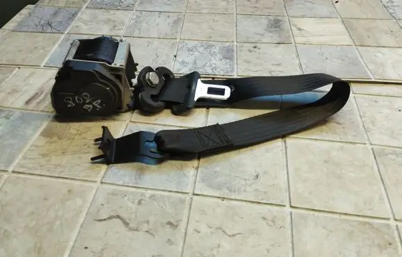 Alfa Romeo 159 Front seatbelt 1002316
