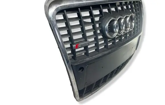 Audi A6 S6 C6 4F Front bumper upper radiator grill 4F0853651L