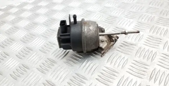 Audi A4 S4 B8 8K Turbine electric control actuator SMK306004 F240708R8
