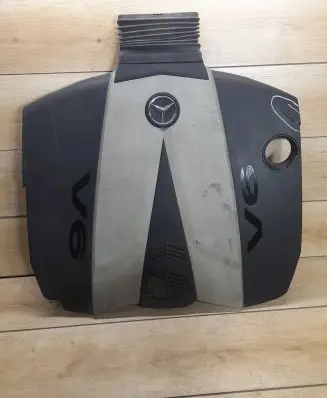 Mercedes-Benz E AMG W212 Engine cover (trim) A6420105867 4011353U
