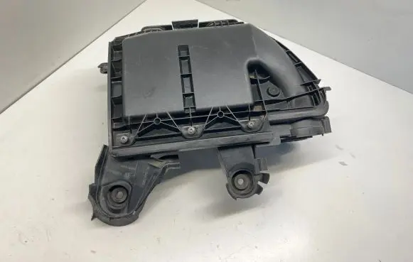 Citroen DS4 Air filter box 9673061080