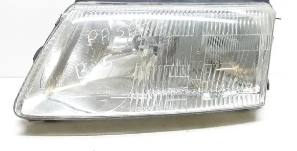 Volkswagen PASSAT B5 Headlight/headlamp