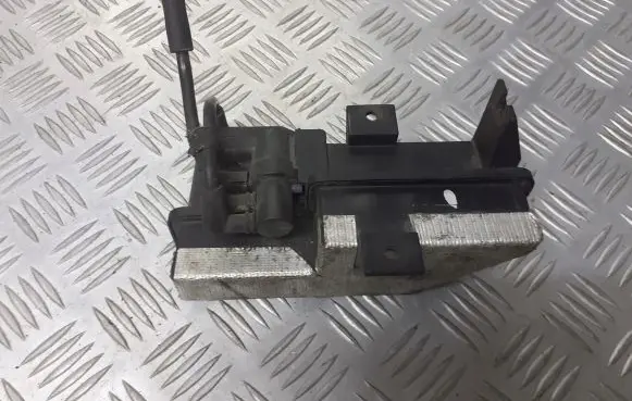 Chrysler 300M Valve vacuum 04591356