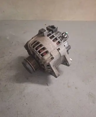 Hyundai i40 Generator/alternator 2610128