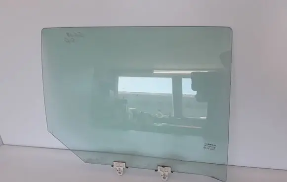 Renault Megane III Rear door window glass 823000026R
