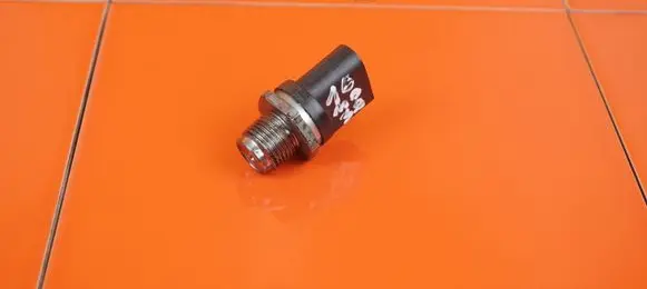 BMW 2 F45 Fuel pressure sensor 0281006453 16MB39