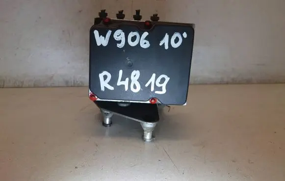 Mercedes-Benz Sprinter W906 ABS Pump A0074314612
