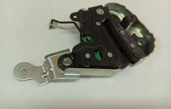 Honda FR-V Seat back rest lock catch