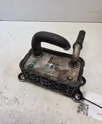 Volvo V70 Engine oil radiator 8677973