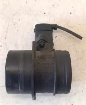 Volkswagen PASSAT B6 Mass air flow meter 0281002461 074906461B
