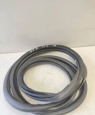 Citroen DS7 Crossback Rear door rubber seal (on body) 9815699180