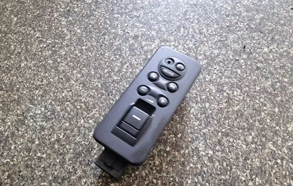Land Rover Range Rover Sport L320 Electric window control switch YUD501080PVJ
