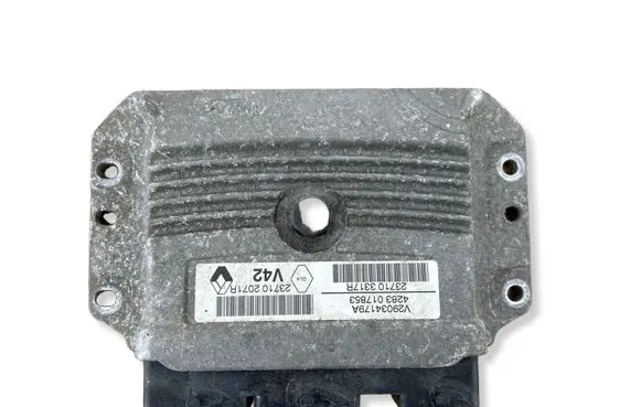 Renault Clio IV Engine control unit/module V29034179A 4283017853 237103317R