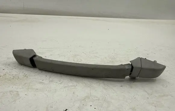 BMW 3 E46 Rear interior roof grab handle 8231323