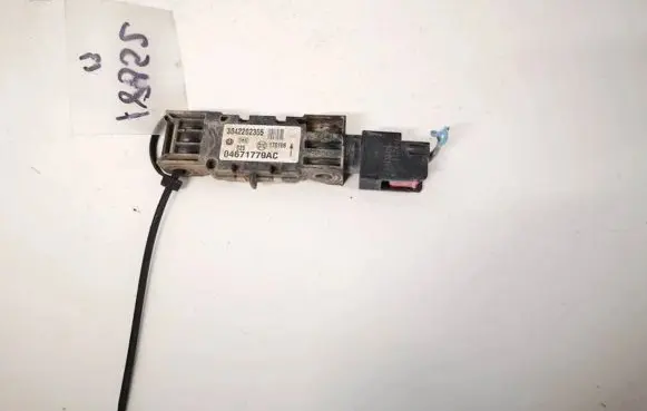 Chrysler Voyager Airbag deployment crash/impact sensor 04671779ac