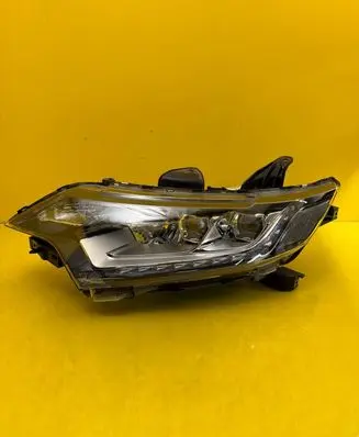 Mitsubishi Outlander IV Headlight/headlamp 8301C863