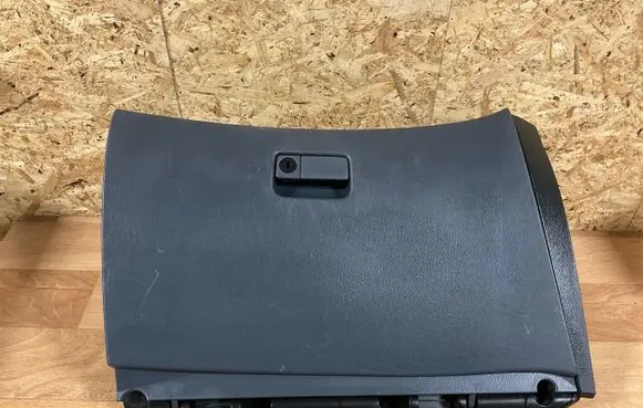 Nissan Primera Glove box 68520AV600 30230M