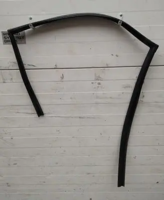 KIA Sportage Rubber seal rear door window/glass 