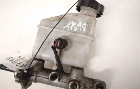 Hyundai i30 Brake fluid reservoir 