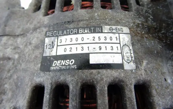 KIA Carens II Generator/alternator 3730025301