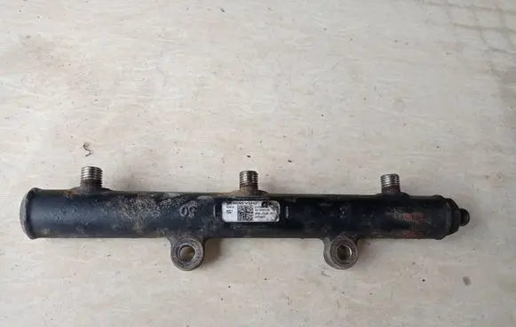 Peugeot 607 Fuel main line pipe 4r8q9d280ac