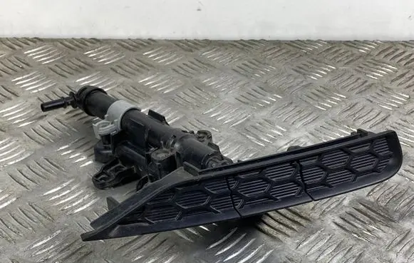 Jeep Grand Cherokee Headlight washer spray nozzle