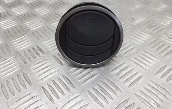 Mazda 6 Dashboard air vent grill cover trim 