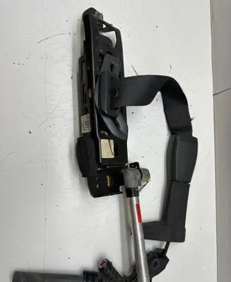 Volvo V50 Front seatbelt 8639693