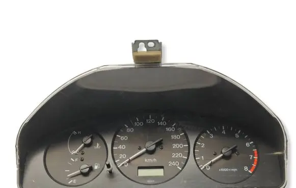 Mazda 626 Speedometer (instrument cluster) GE4TD
