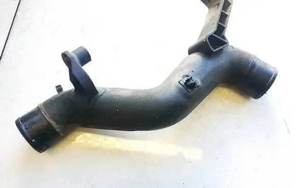 Toyota Avensis T220 Intercooler hose/pipe