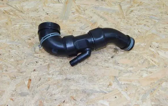 Volkswagen Multivan T5 Turbo air intake inlet pipe/hose 7H0129615F