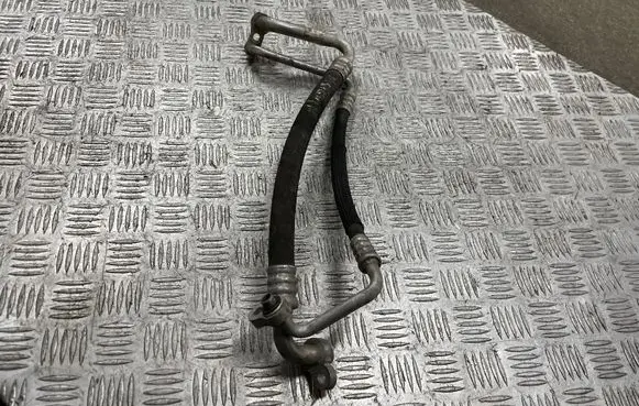 Opel Insignia A Air conditioning (A/C) pipe/hose 13220107