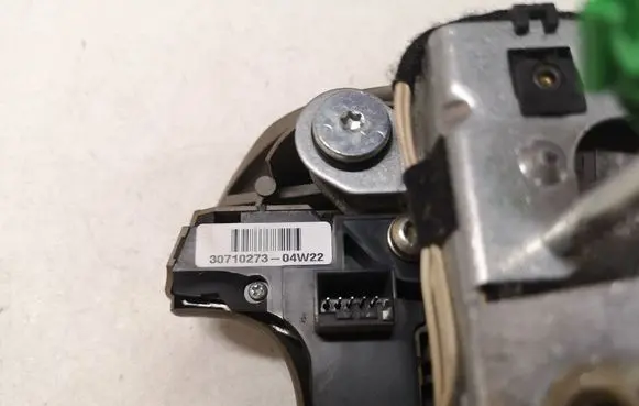 Volvo V70 Steering wheel airbag 30698046 30658933