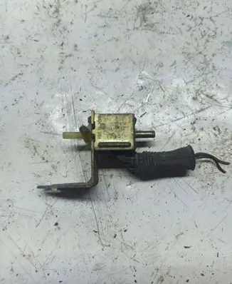 Audi A6 S6 C4 4A Turbo solenoid valve 437906283A