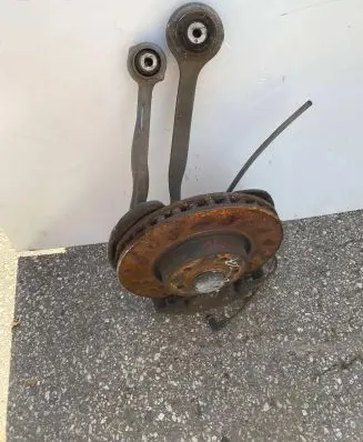 Mercedes-Benz E C207 W207 Front wheel hub 1260
