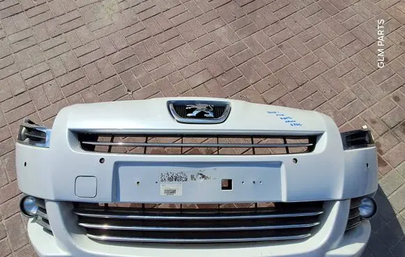 Peugeot 5008 Front bumper