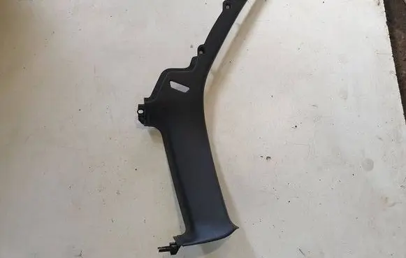 Volvo XC70 (D)pillar trim (top) 