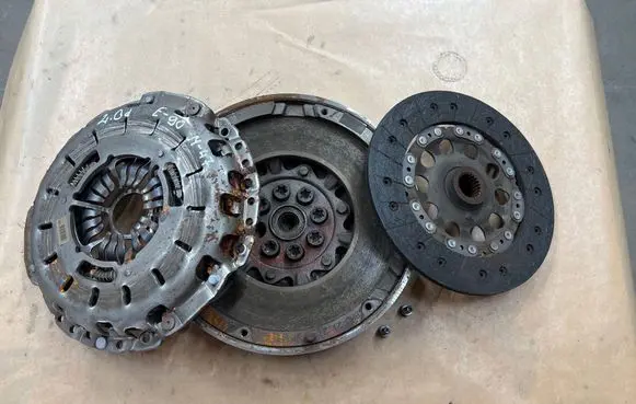 BMW 3 E90 E91 Clutch set kit 7550807