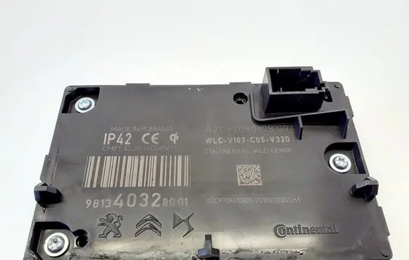 Peugeot 5008 II Other devices 9813403280