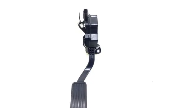 Accelerator throttle pedal