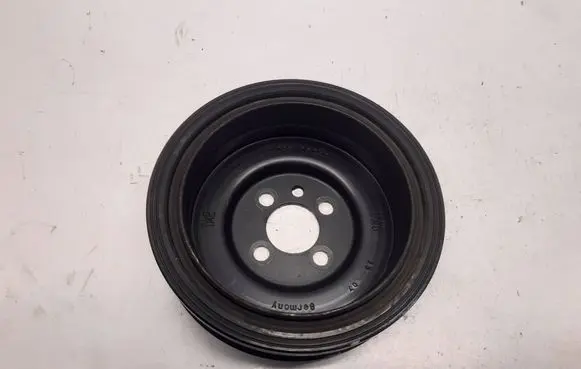 Volkswagen Golf V Crankshaft pulley 03G105243