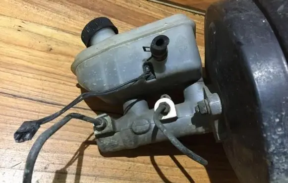 KIA Carnival Master brake cylinder