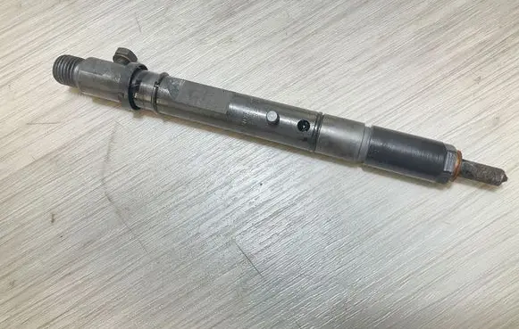 Fuel injector