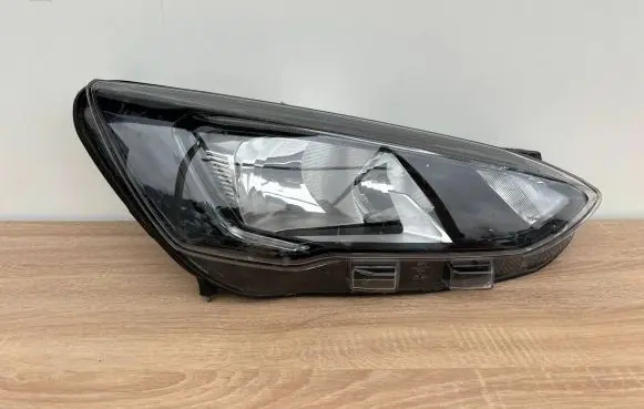 Ford Focus Headlight/headlamp JX7B-13W029-C