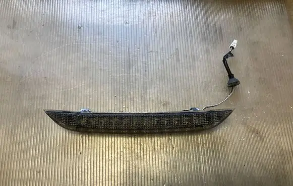 Citroen C-Crosser Third/center stoplight P5631 135W32W